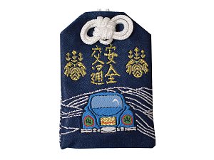 Omamori talisman štěstí, auto