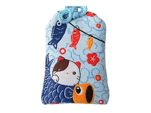 Omamori talisman štěstí, kočka na rybě