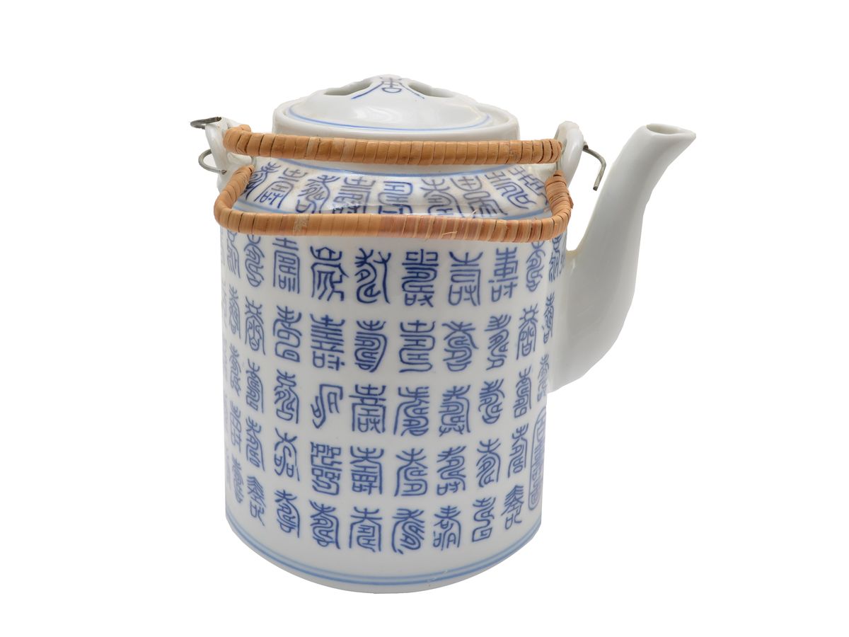 Konvice na čaj bílomodrá porcelánová motiv kaligrafie 1,3 l