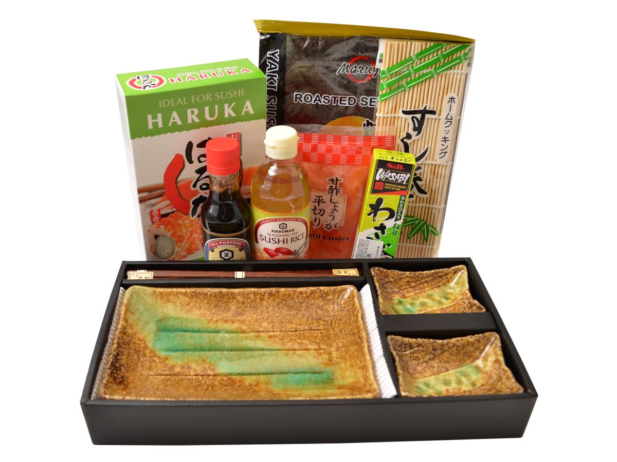 Set na přípravu sushi + japonský set na servírování